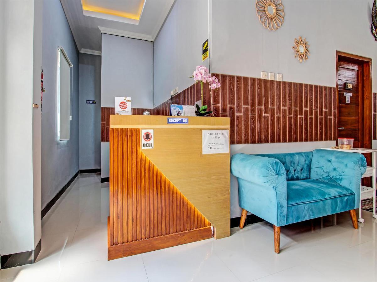 Oyo 91686 Triple S Hotel Malioboro Yogyakarta Exterior foto