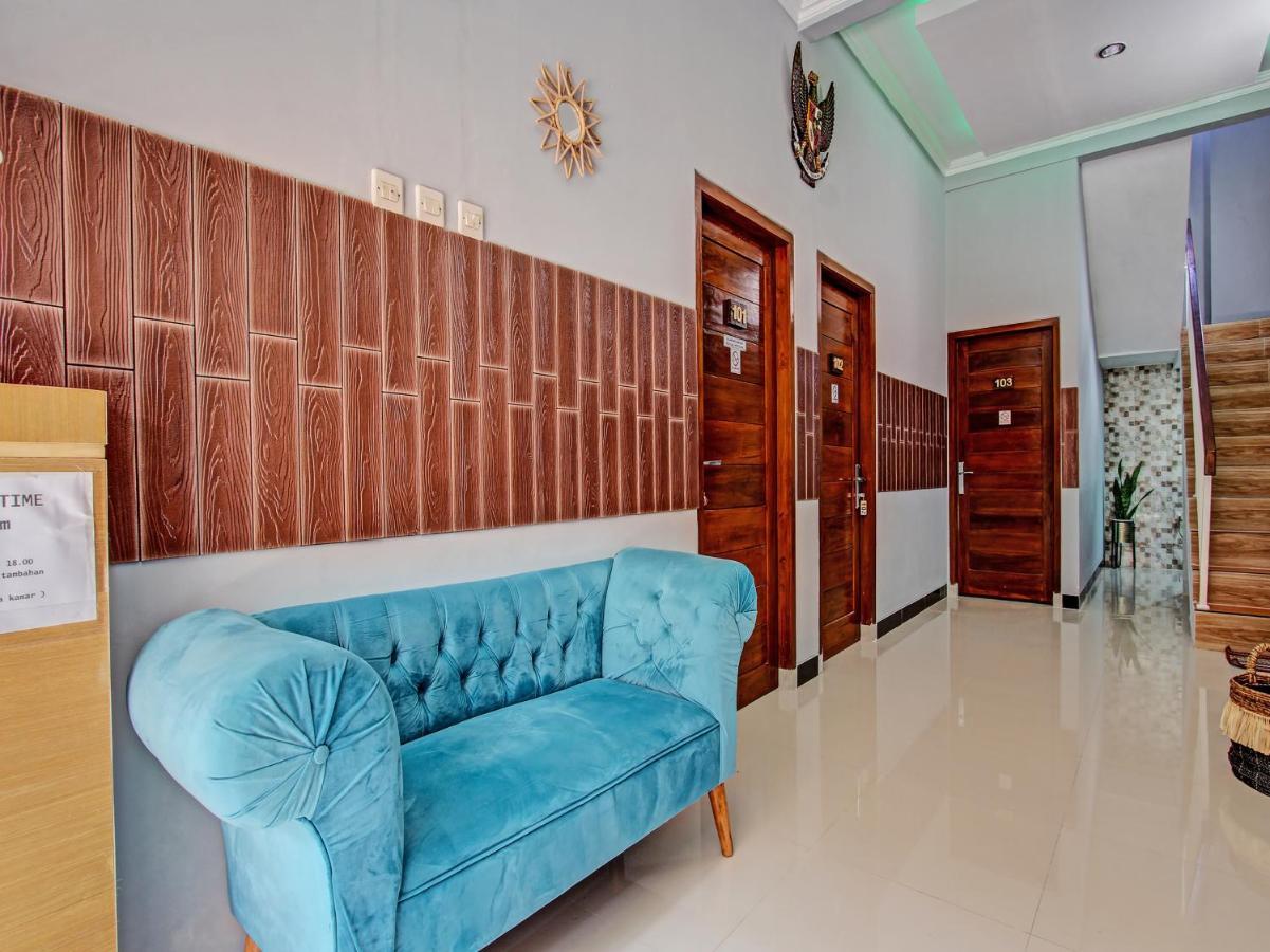 Oyo 91686 Triple S Hotel Malioboro Yogyakarta Exterior foto