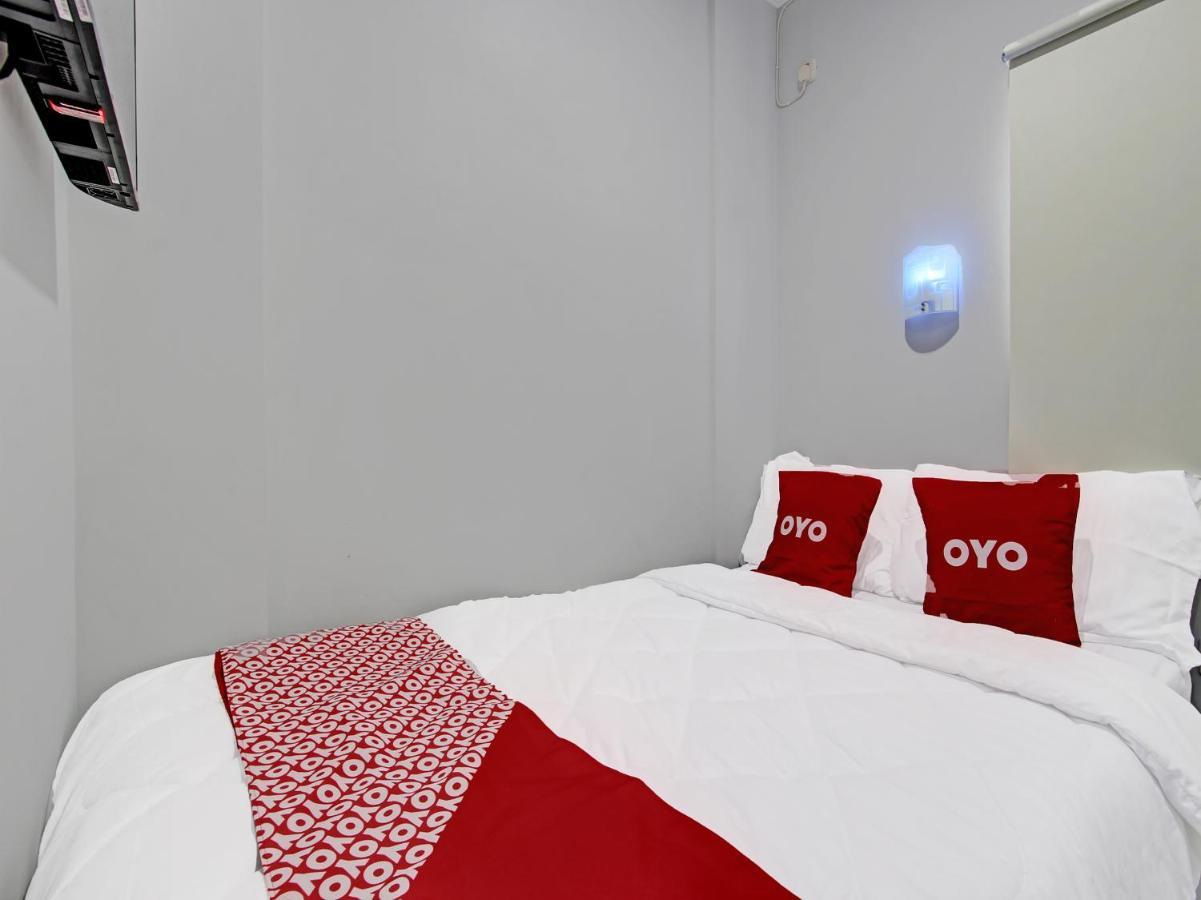 Oyo 91686 Triple S Hotel Malioboro Yogyakarta Exterior foto